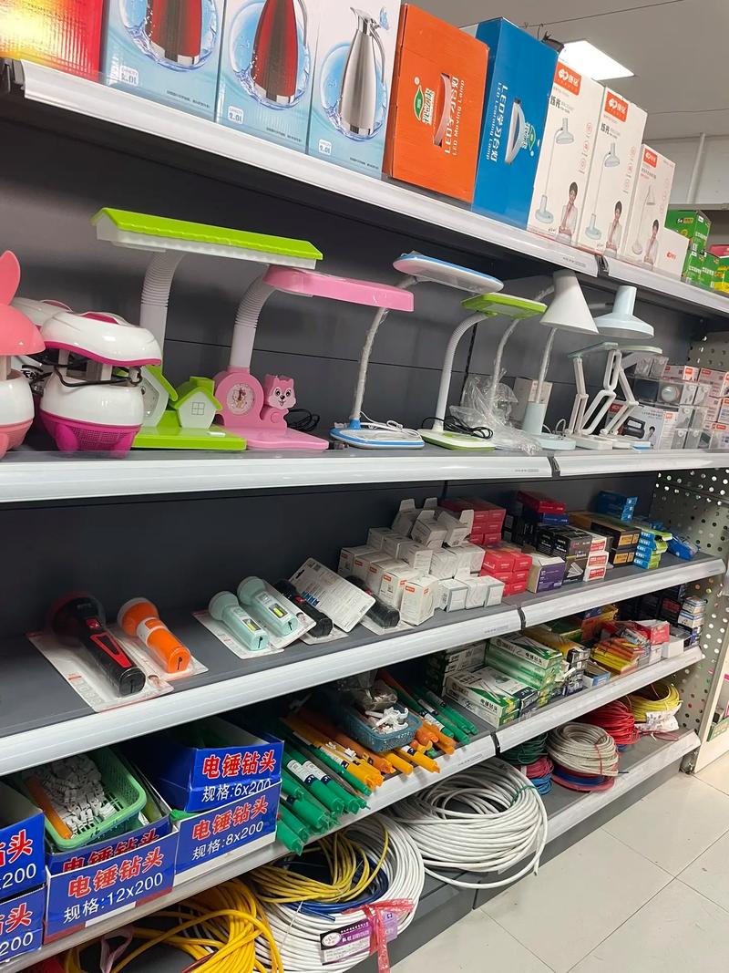 誠信經營，品質保障 公牛插座及五金電料一站式購物