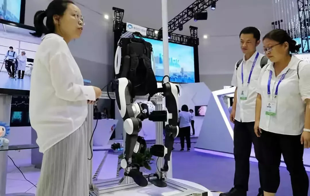 智啟未來(lái) 世界人工智能大會(huì)上的機(jī)器人研發(fā)浪潮